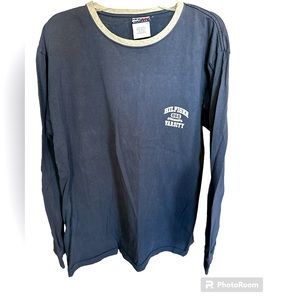 Vintage Tommy Hilfiger (1999) long sleeve crew-neck logo t-shirt.  EUC size L.